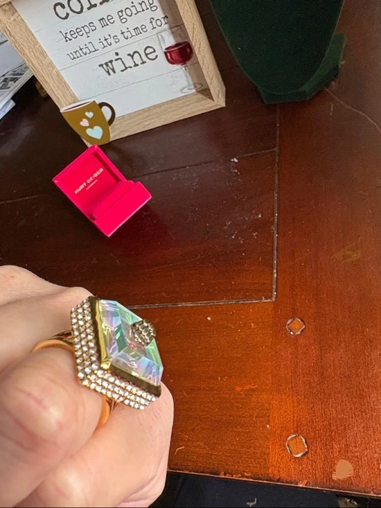 Kurt Geiger all crystal ring in a size 8 very sparkly &shinny crystals all over - Picture 5 of 16